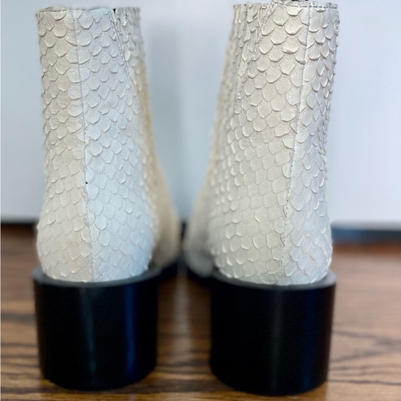 Steven by Steve Madden white booties, size 6 - Picture 8 of 8